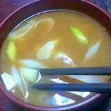 ジャガイモと豆腐とネギの味噌汁【ほっこり☆和食】